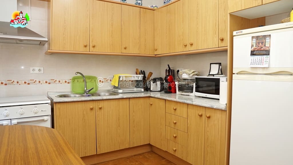 3 soverom Rekkehus til salgs i Loja med svømmebasseng garasje - € 269 950 (Ref: 9912210)