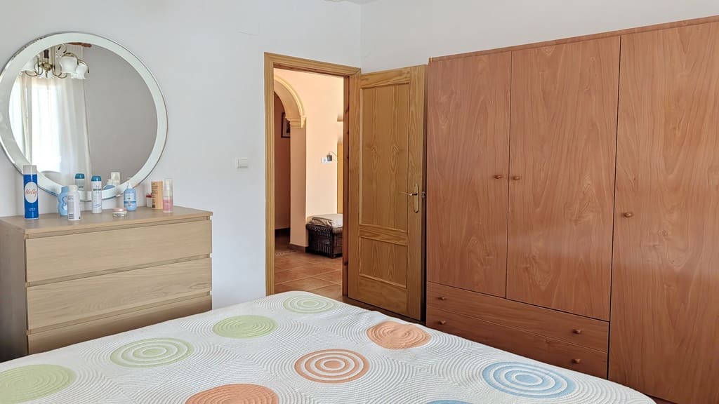 3 soverom Rekkehus til salgs i Loja med svømmebasseng garasje - € 269 950 (Ref: 9912210)