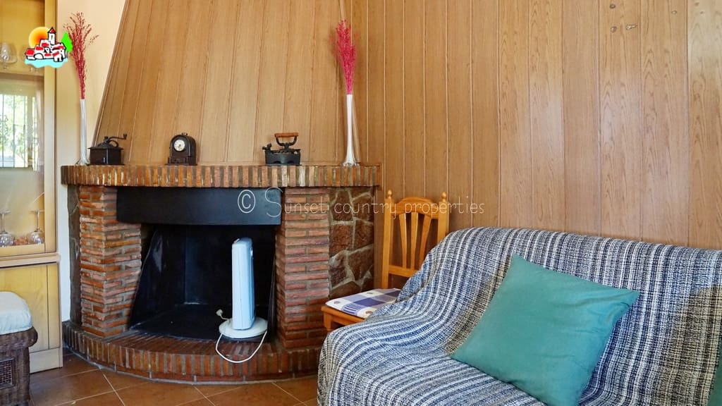 3 soverom Rekkehus til salgs i Loja med svømmebasseng garasje - € 269 950 (Ref: 9912210)