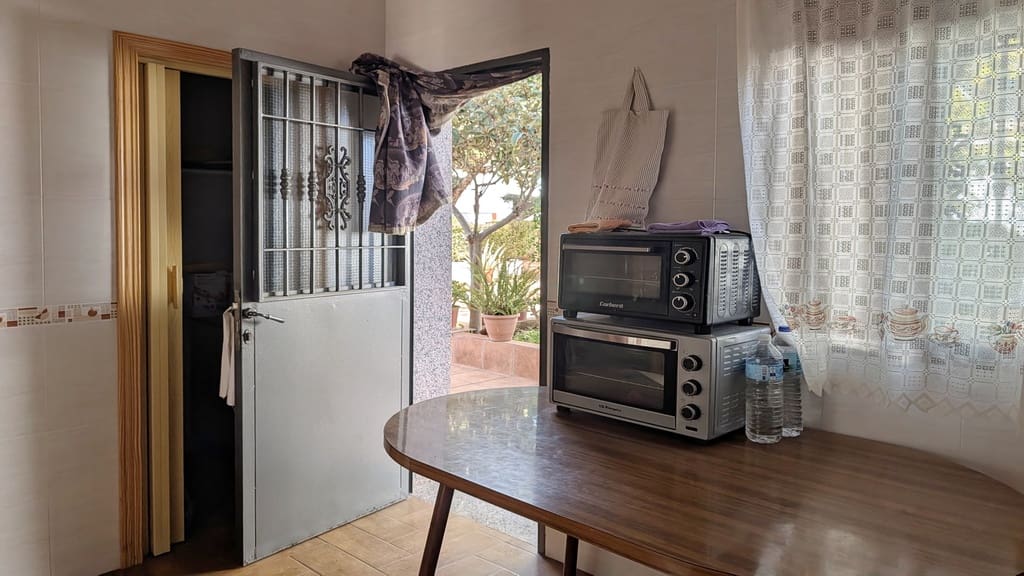3 soverom Rekkehus til salgs i Loja med svømmebasseng garasje - € 269 950 (Ref: 9912210)