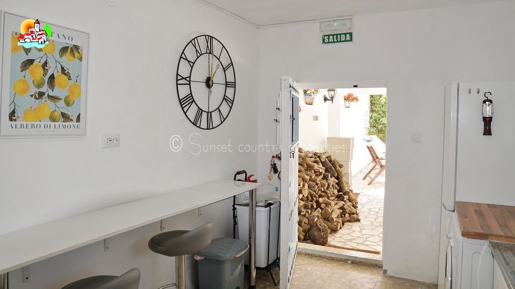 3 bedroom Finca/Country House for sale in Iznajar with pool garage - € 164,950 (Ref: 9912211)