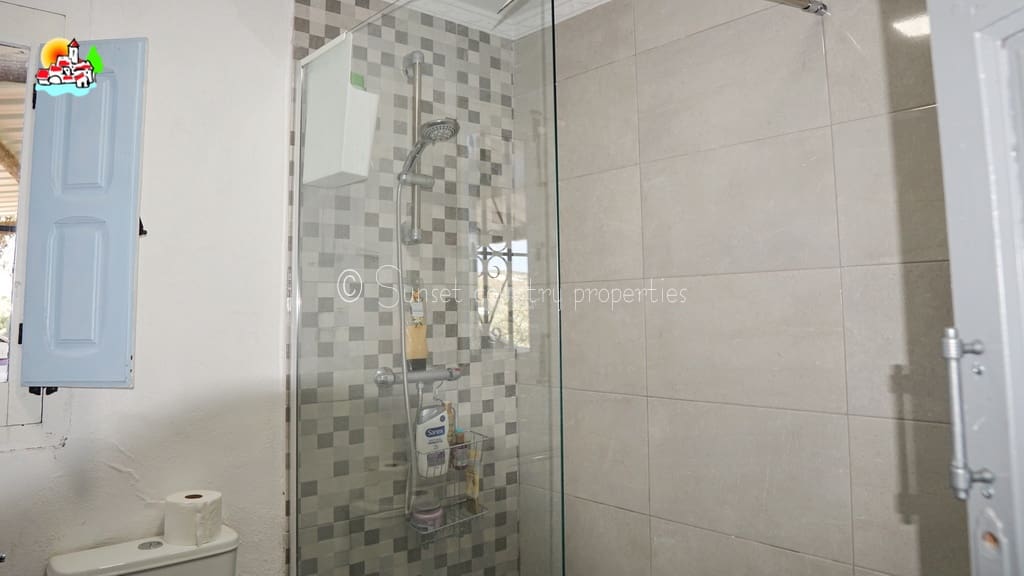 3 bedroom Finca/Country House for sale in Iznajar with pool garage - € 164,950 (Ref: 9912211)