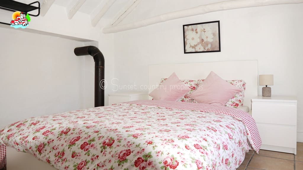 3 bedroom Finca/Country House for sale in Iznajar with pool garage - € 164,950 (Ref: 9912211)