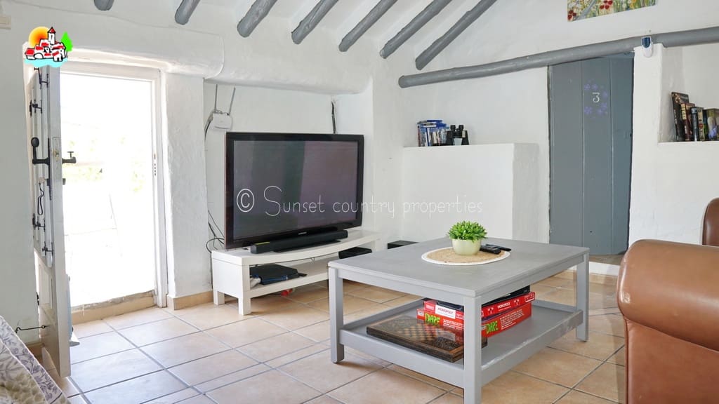 3 bedroom Finca/Country House for sale in Iznajar with pool garage - € 164,950 (Ref: 9912211)