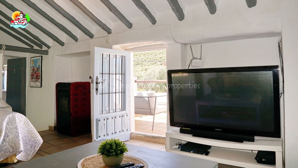 3 bedroom Finca/Country House for sale in Iznajar with pool garage - € 164,950 (Ref: 9912211)