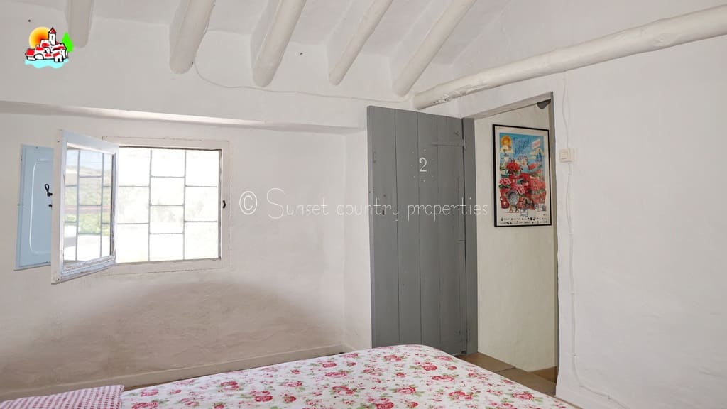 3 bedroom Finca/Country House for sale in Iznajar with pool garage - € 164,950 (Ref: 9912211)