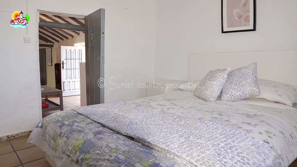 3 bedroom Finca/Country House for sale in Iznajar with pool garage - € 164,950 (Ref: 9912211)