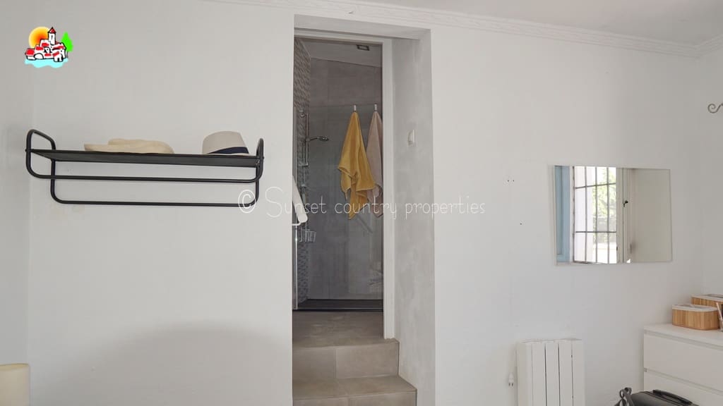 3 bedroom Finca/Country House for sale in Iznajar with pool garage - € 164,950 (Ref: 9912211)
