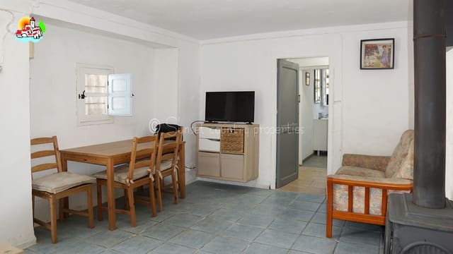 3 sovrum Finca/Hus på landet till salu i Iznájar med pool garage - 164 950 € (Ref: 9912211)