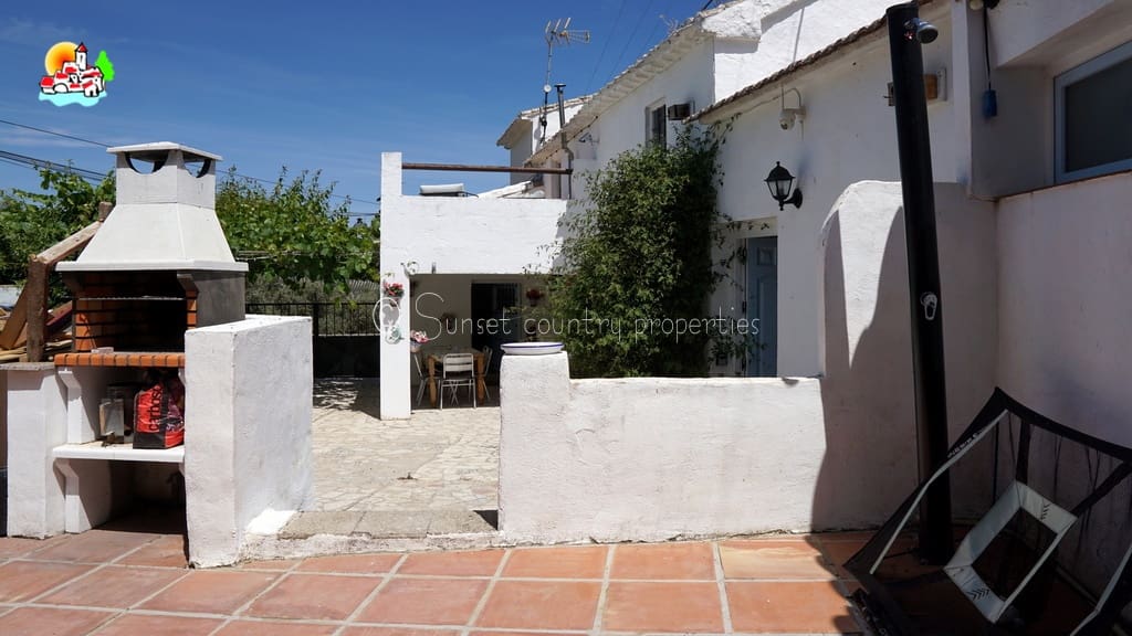 3 bedroom Finca/Country House for sale in Iznajar with pool garage - € 164,950 (Ref: 9912211)