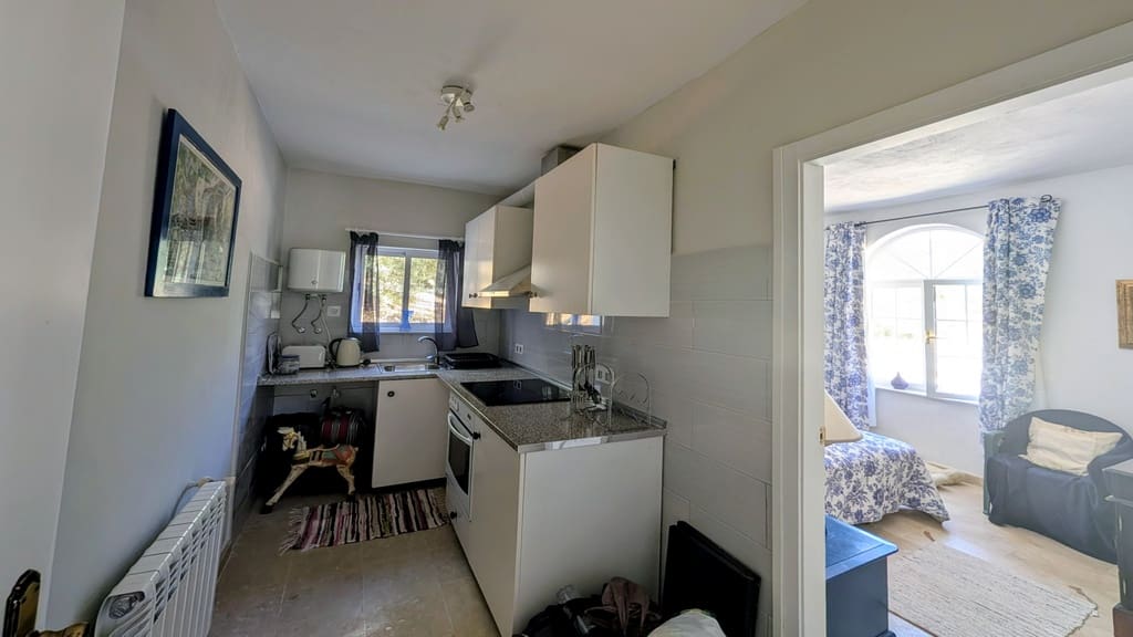 5 soveværelse Finca/Landehus til salg i Iznajar med swimmingpool garage - € 325.000 (Ref: 9944405)