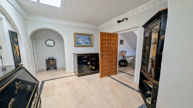 5 soveværelse Finca/Landehus til salg i Iznájar med swimmingpool garage - € 325.000 (Ref: 9944405)
