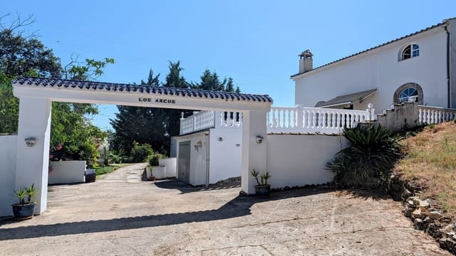 5 soveværelse Finca/Landehus til salg i Iznájar med swimmingpool garage - € 325.000 (Ref: 9944405)