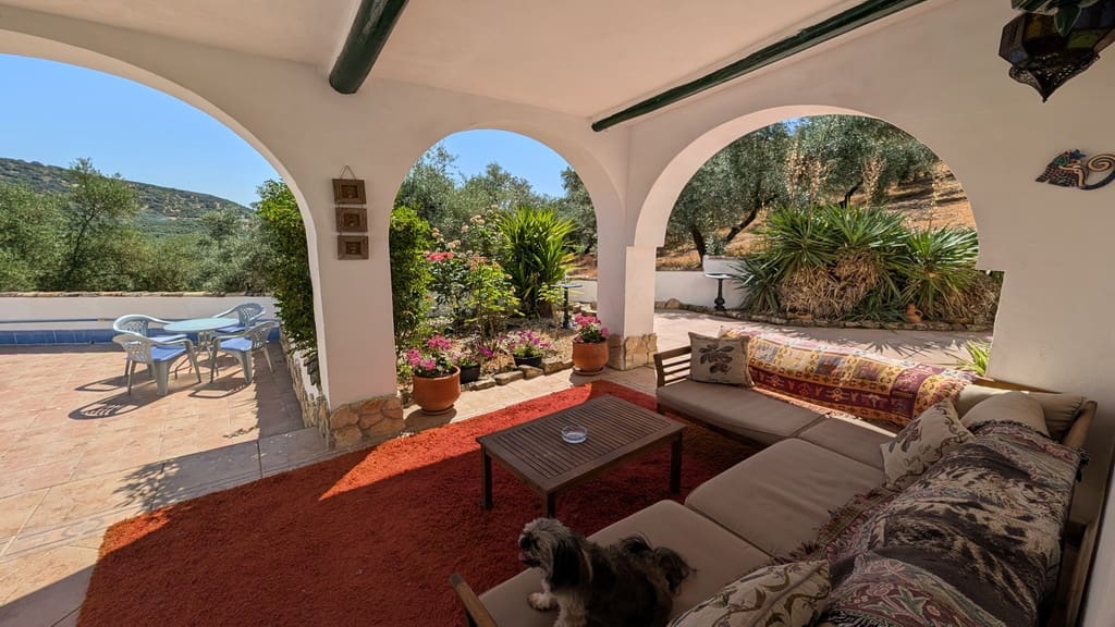 5 soveværelse Finca/Landehus til salg i Iznajar med swimmingpool garage - € 325.000 (Ref: 9944405)