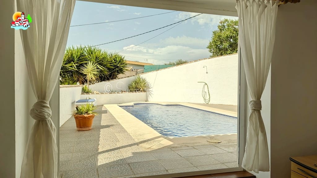 4 soveværelse Byhus til salg i Iznajar med swimmingpool - € 225.000 (Ref: 9944409)