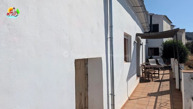 2 soveværelse Byhus til salg i El Higueral, Iznájar - € 165.000 (Ref: 9944418)