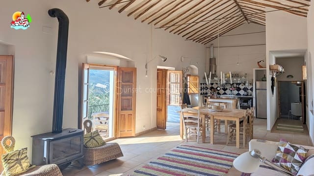 2 soveværelse Byhus til salg i El Higueral, Iznájar - € 165.000 (Ref: 9944418)