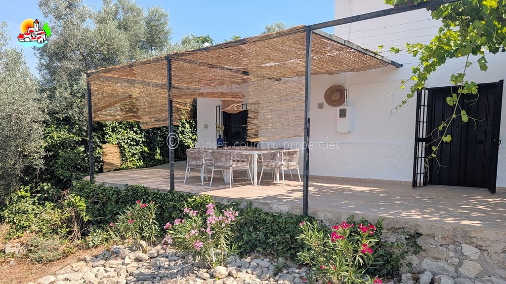 3 makuuhuone Maalaistalo myytävänä paikassa Archidona mukana uima-altaan - 249 950 € (Ref: 9950095)