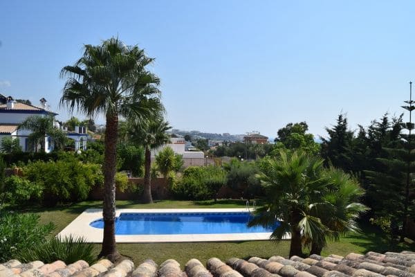4 quarto Moradia para venda em Estepona com piscina garagem - 1 550 000 € (Ref: 6530599)
