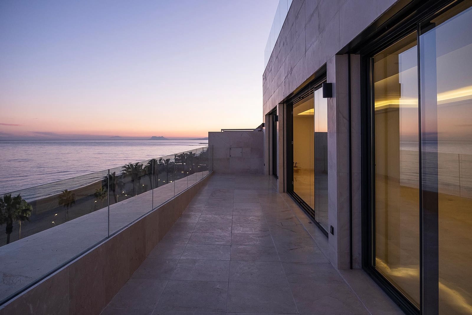 3 chambre Penthouse à vendre à Estepona avec piscine - 2 390 000 € (Ref: 6530604)