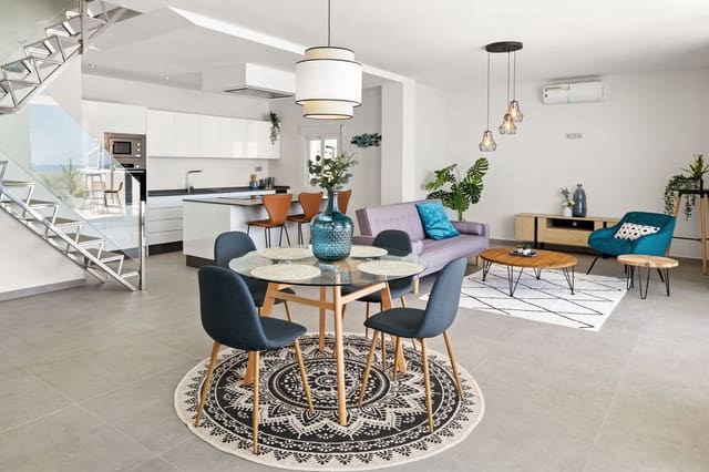 3 soverom Penthouse til salgs i Estepona med svømmebasseng garasje - € 749 000 (Ref: 6854316)