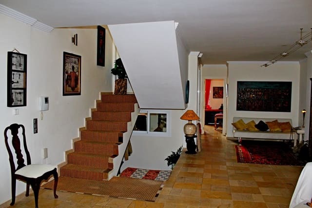 4 soveværelse Byhus til salg i Centro, Estepona med garage - € 700.000 (Ref: 6991339)