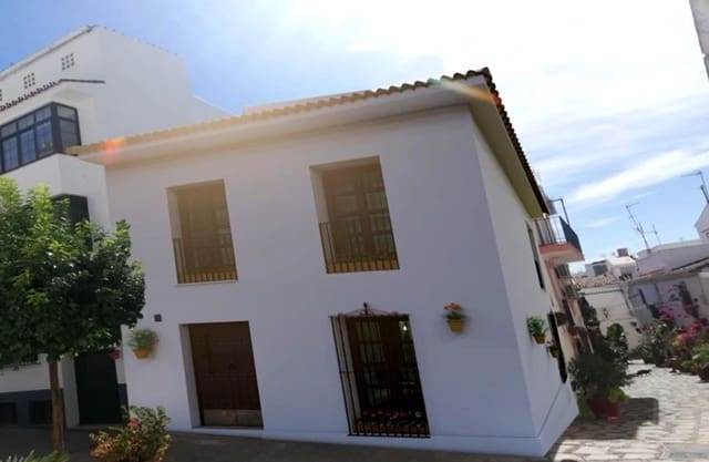 3 soverom Kjedet enebolig til salgs i Centro, Estepona med svømmebasseng - € 900 000 (Ref: 8030910)