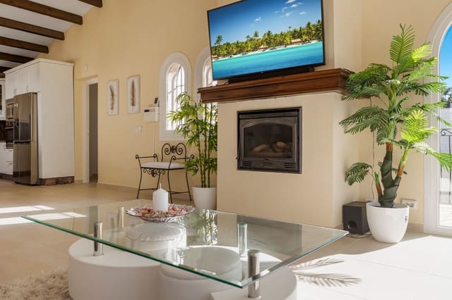 Chalet de 4 habitaciones en Valle Romano Golf, Estepona en venta con piscina - 890.000 € (Ref: 8037155)