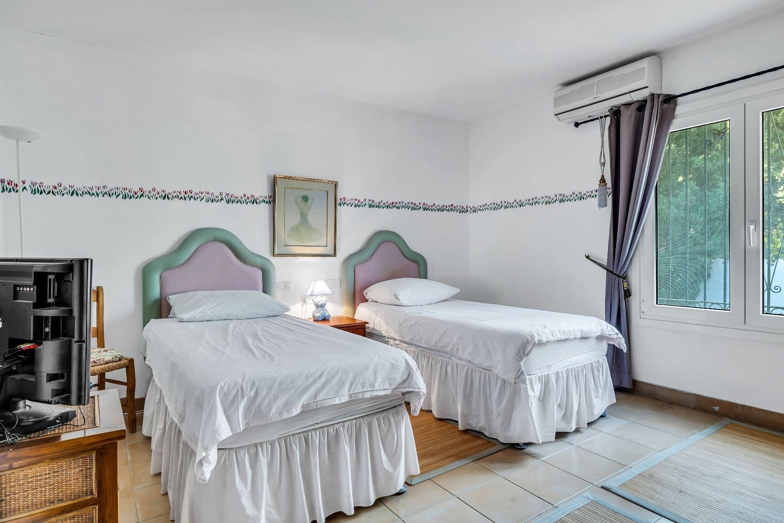 5 sypialnia Willa na sprzedaż w Estepona z basenem - 1 175 000 € (Ref: 8331246)