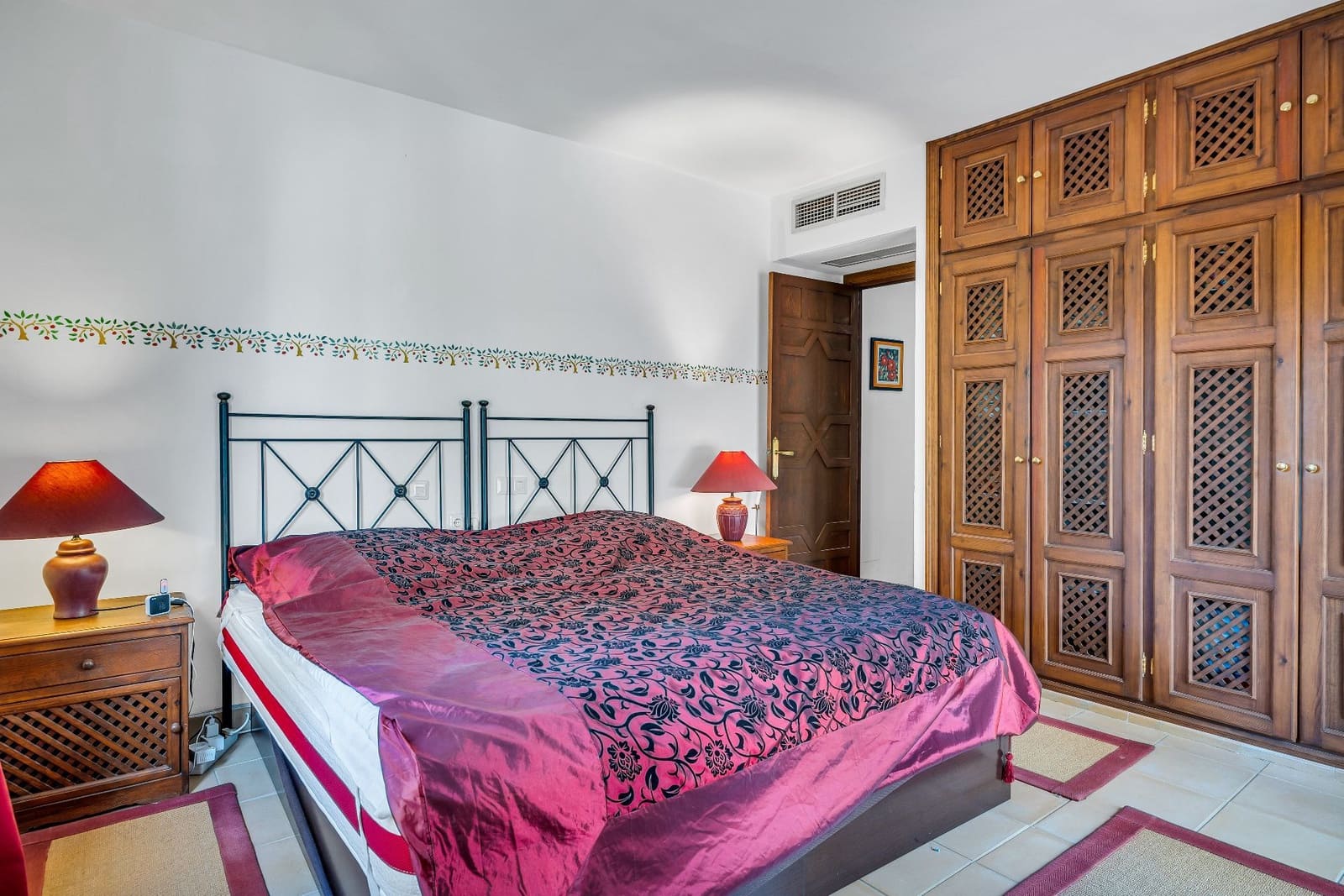 5 sypialnia Willa na sprzedaż w Estepona z basenem - 1 175 000 € (Ref: 8331246)