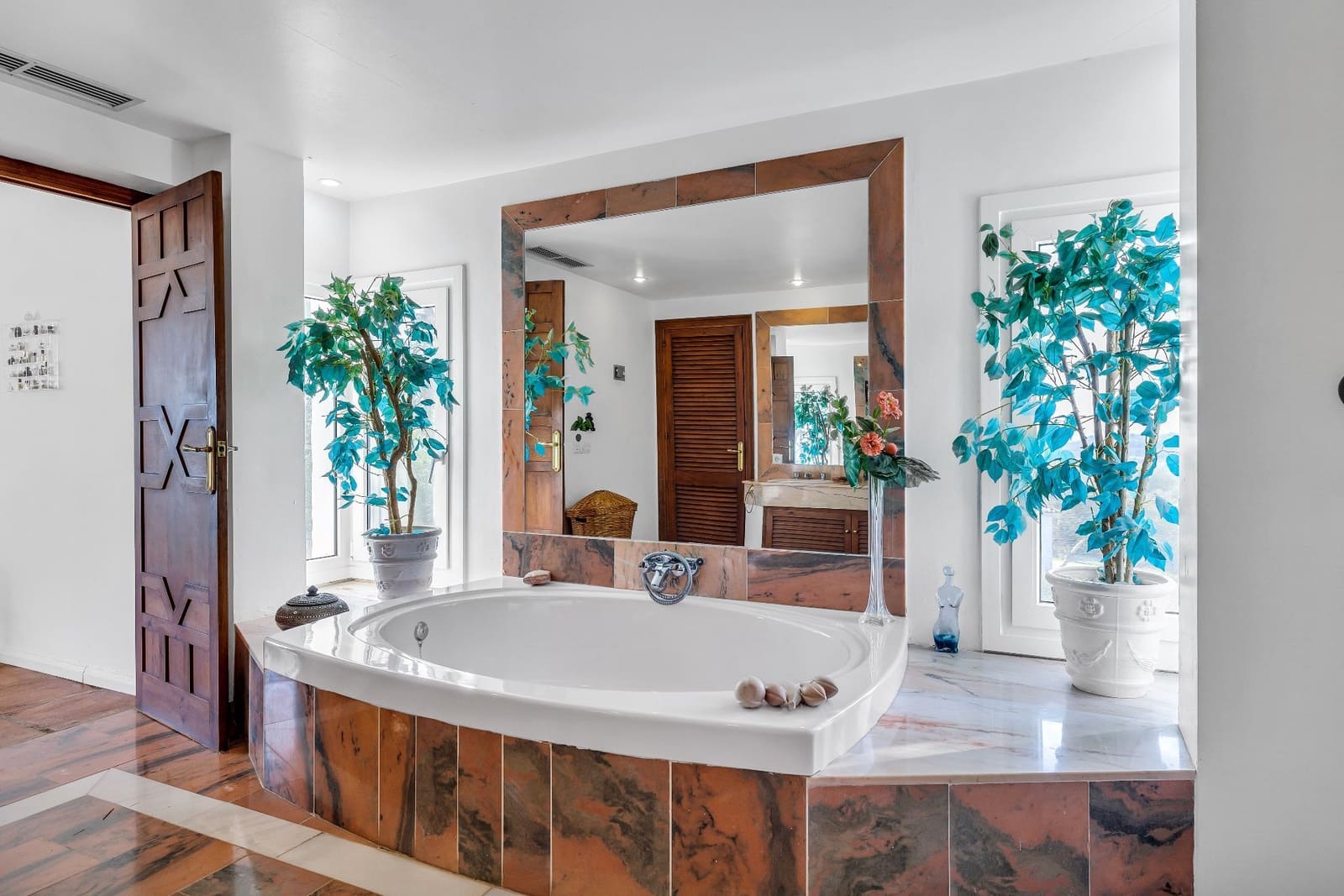 5 sypialnia Willa na sprzedaż w Estepona z basenem - 1 175 000 € (Ref: 8331246)