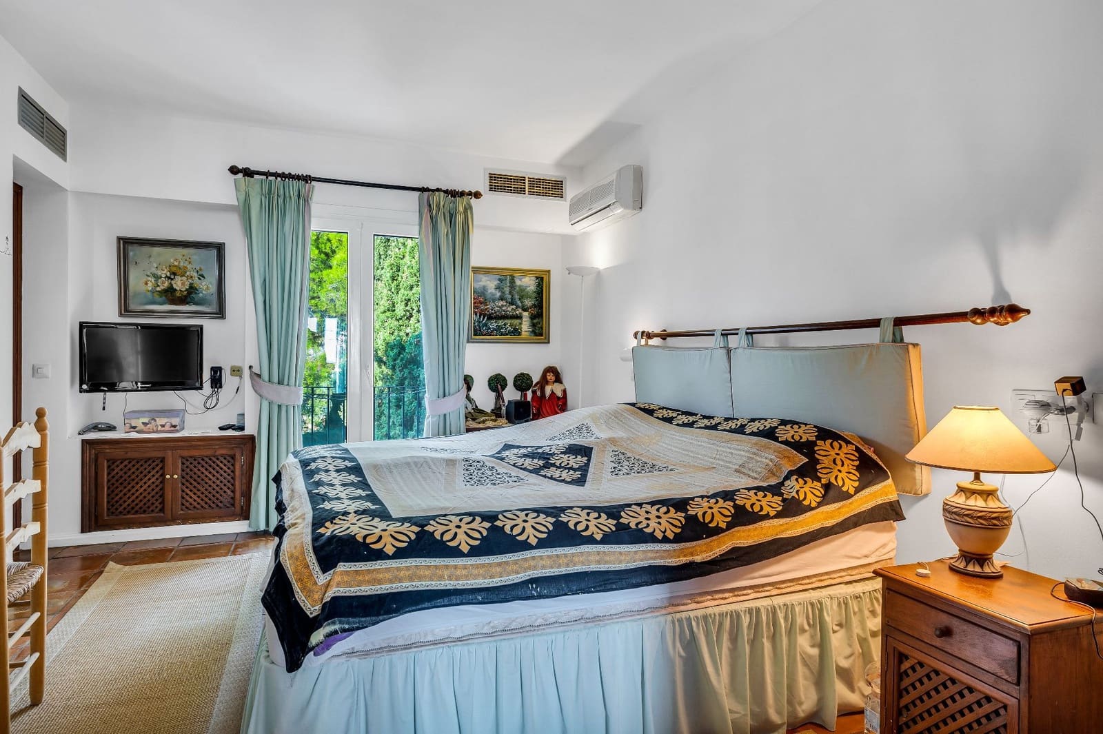 5 sypialnia Willa na sprzedaż w Estepona z basenem - 1 175 000 € (Ref: 8331246)