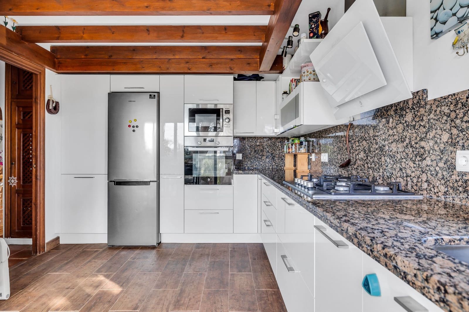 5 sypialnia Willa na sprzedaż w Estepona z basenem - 1 175 000 € (Ref: 8331246)