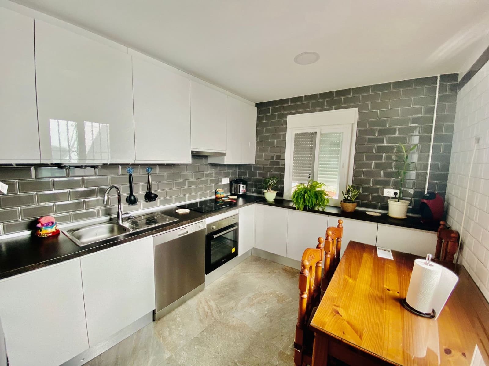 4 sypialnia Dom blizniak na sprzedaż w Estepona z garażem - 660 000 € (Ref: 8472132)