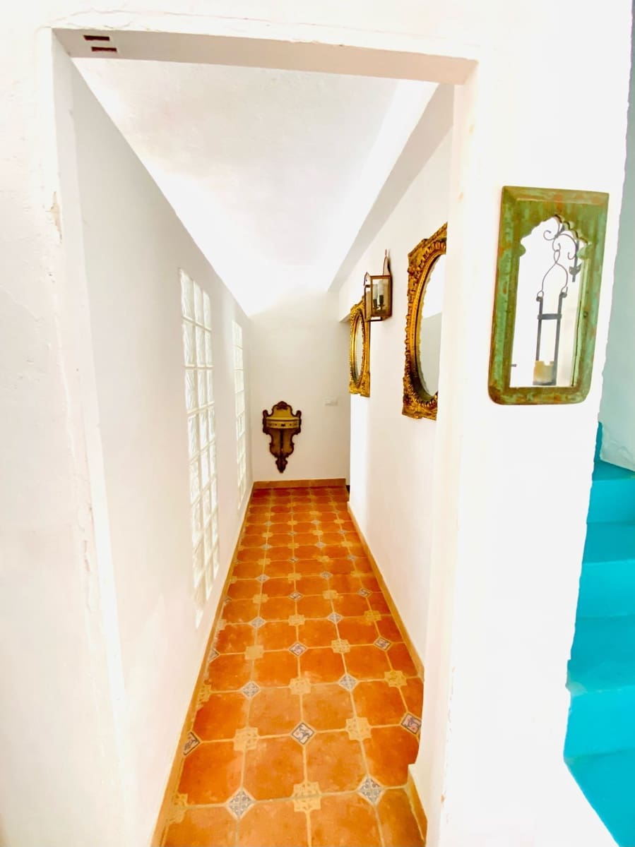 3 slaapkamer Villa te koop in Estepona - € 360.000 (Ref: 8834151)