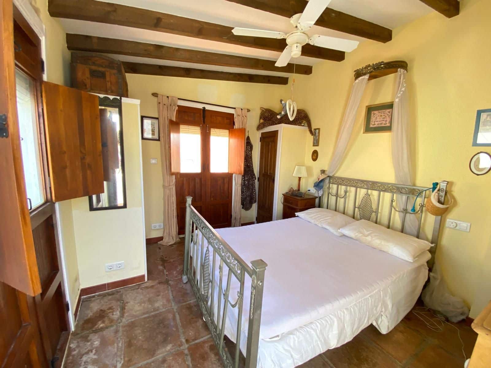 4 soveværelse Villa til salg i Estepona - € 875.000 (Ref: 8899753)