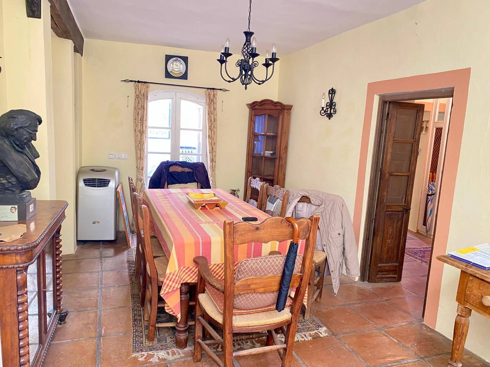 4 soveværelse Villa til salg i Estepona - € 875.000 (Ref: 8899753)