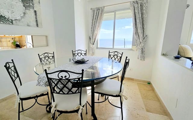 3 makuuhuone Huoneisto myytävänä paikassa Puerto de Estepona, Estepona mukana uima-altaan 
autotalli - 725 000 € (Ref: 8928326)