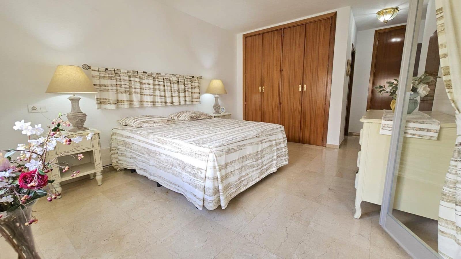 3 quarto Apartamento para venda em Estepona com piscina garagem - 725 000 € (Ref: 8928326)
