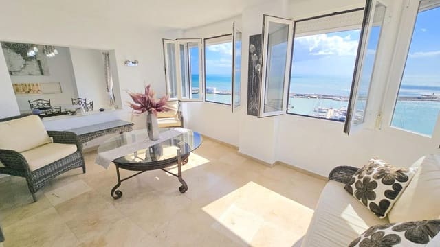 3 makuuhuone Huoneisto myytävänä paikassa Puerto de Estepona, Estepona mukana uima-altaan 
autotalli - 725 000 € (Ref: 8928326)