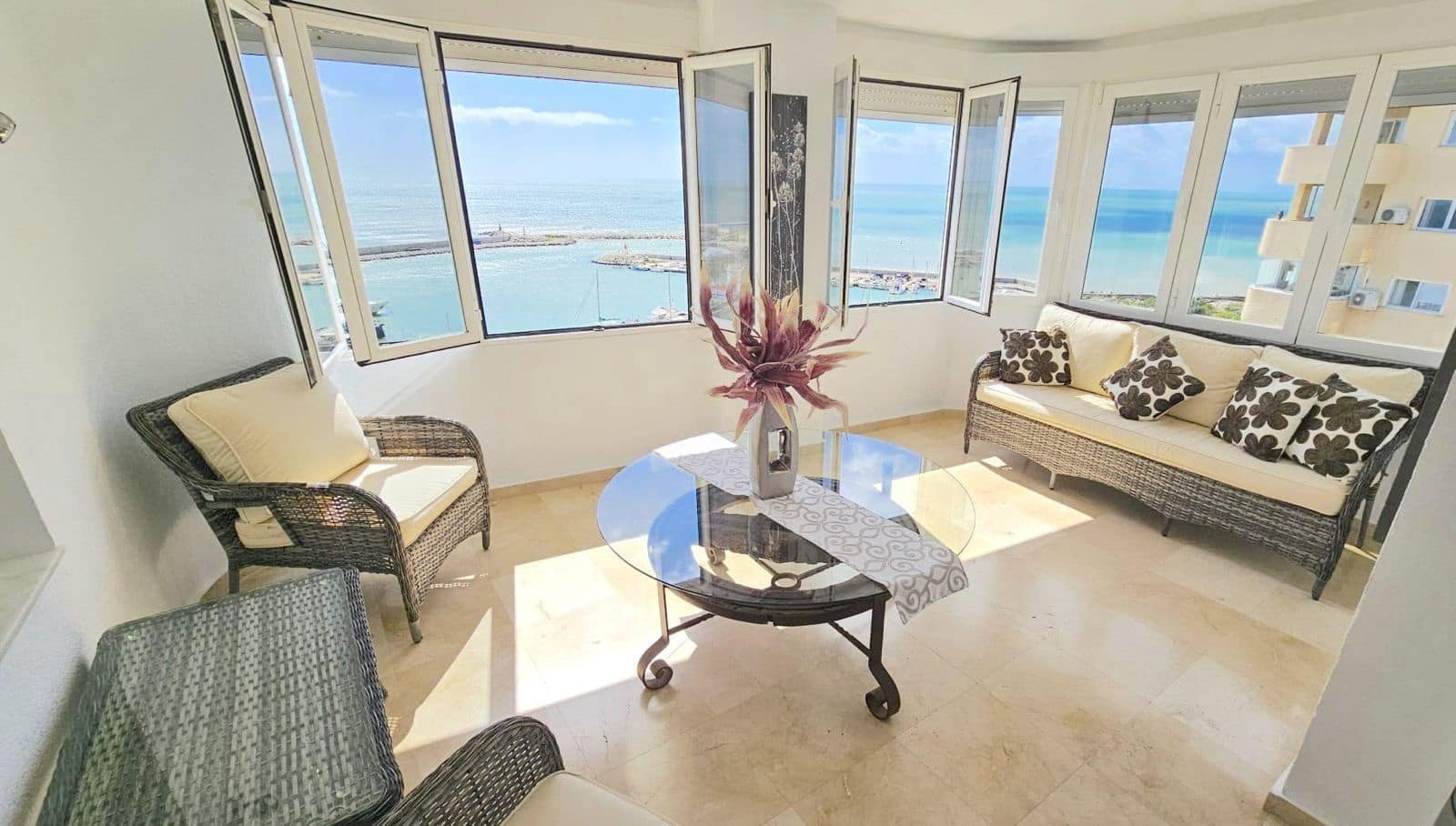 3 quarto Apartamento para venda em Estepona com piscina garagem - 725 000 € (Ref: 8928326)