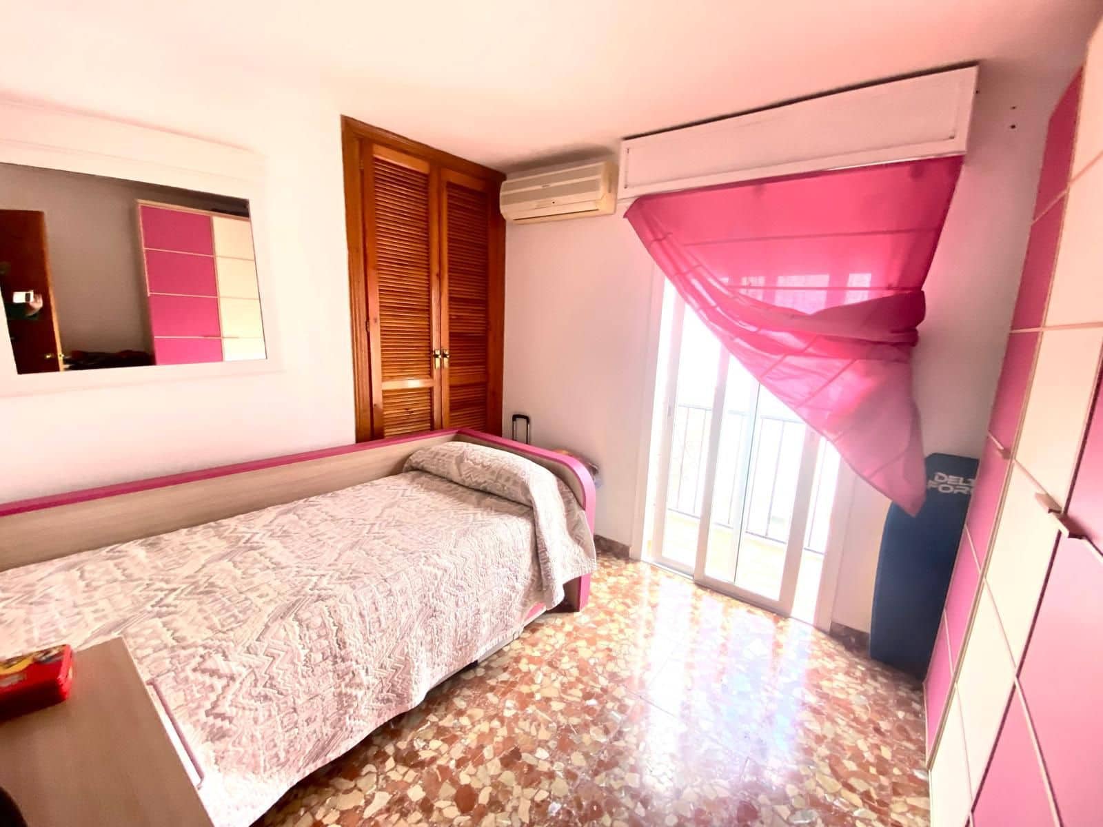 4 soverom Kjedet enebolig til salgs i Estepona - € 630 000 (Ref: 8988006)