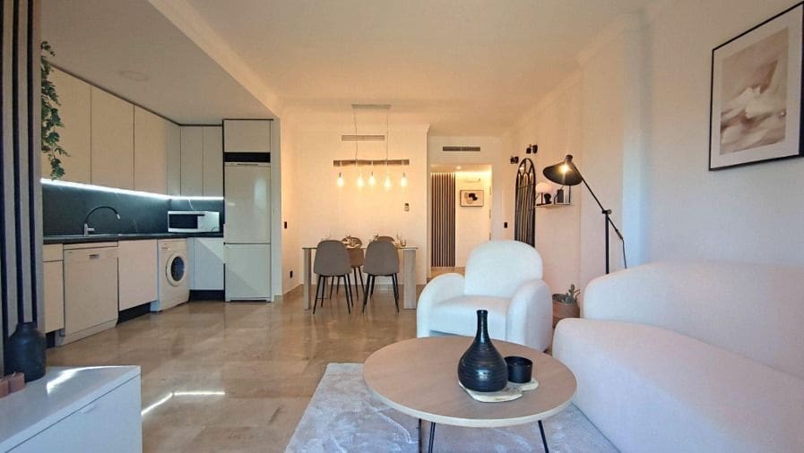 Apartamento de 2 habitaciones en Buenas Noches en venta con garaje - 289.000 € (Ref: 9031260)