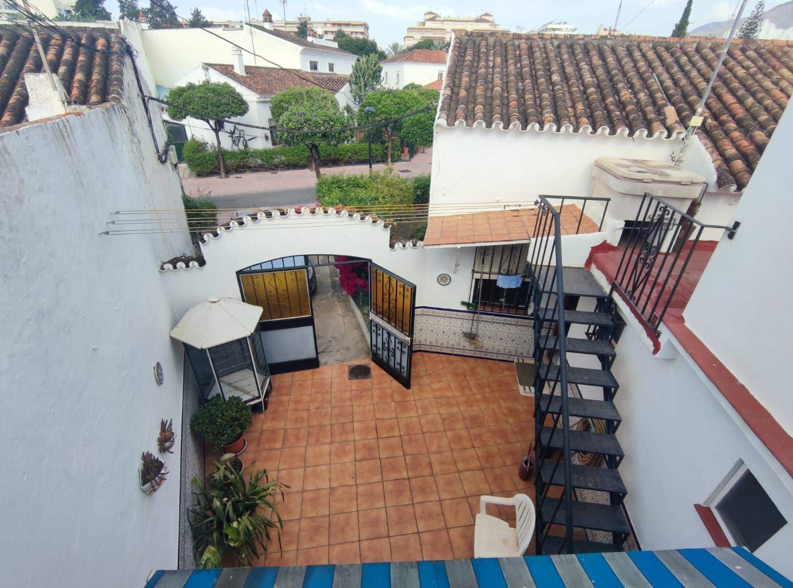 4 sypialnia Dom blizniak na sprzedaż w Estepona z garażem - 529 950 € (Ref: 9058802)
