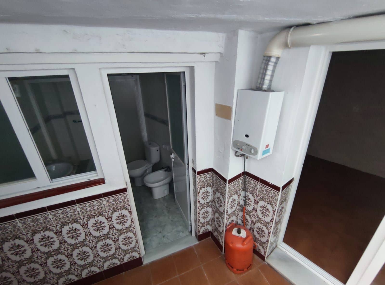 4 sypialnia Dom blizniak na sprzedaż w Estepona z garażem - 529 950 € (Ref: 9058802)