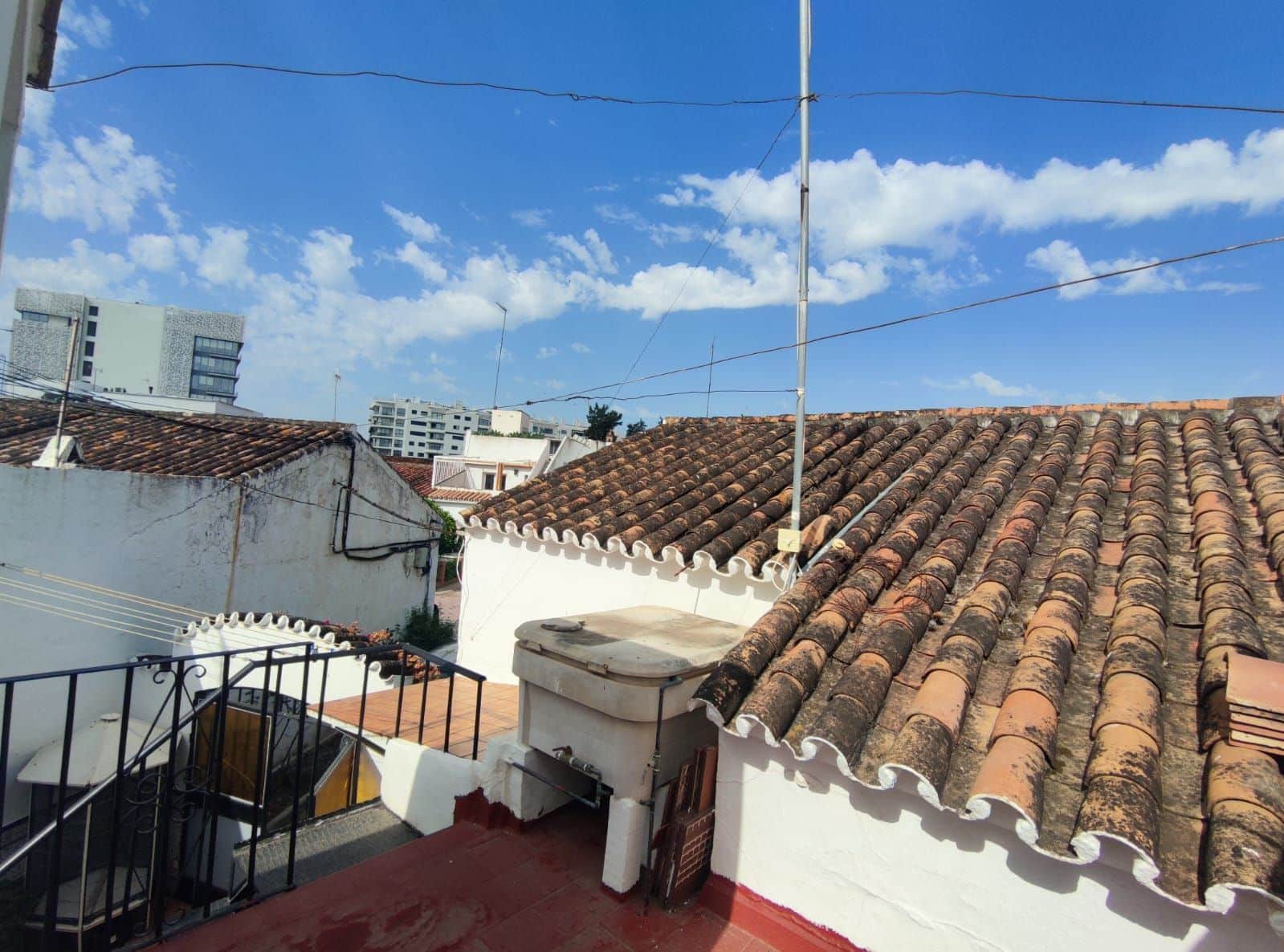 4 sypialnia Dom blizniak na sprzedaż w Estepona z garażem - 529 950 € (Ref: 9058802)