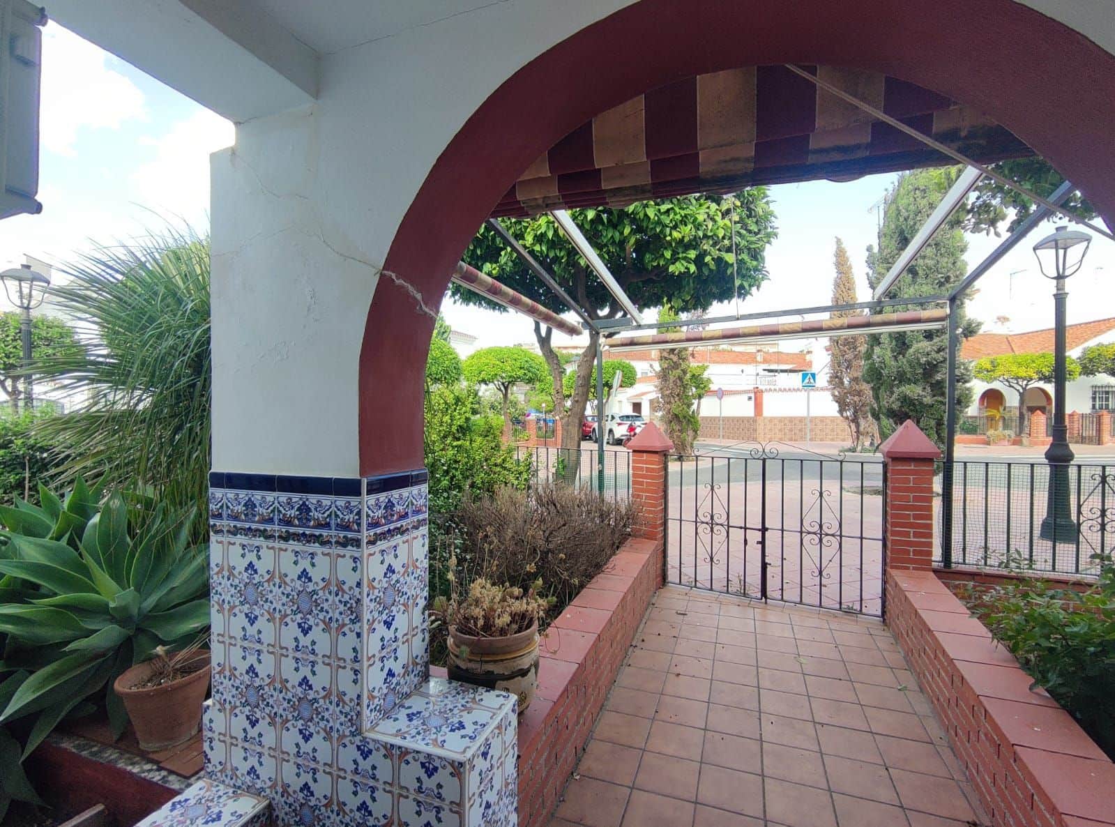 4 sypialnia Dom blizniak na sprzedaż w Estepona z garażem - 529 950 € (Ref: 9058802)