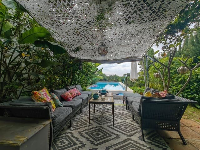 2 soveværelse Semi-Rækkehus til salg i Guadalobón, Estepona med swimmingpool - € 585.000 (Ref: 9127943)