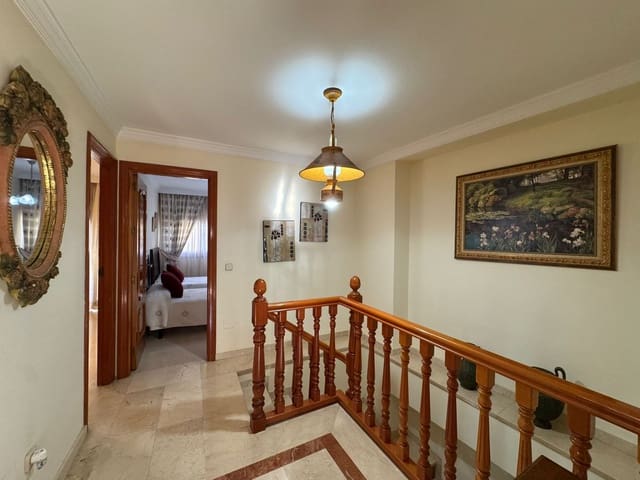 3 soverom Kjedet enebolig til salgs i Centro, Estepona - € 450 000 (Ref: 9235972)