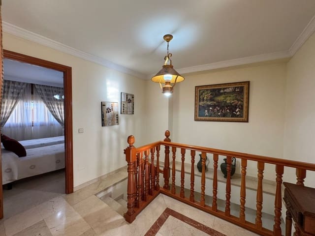 3 soverom Kjedet enebolig til salgs i Centro, Estepona - € 450 000 (Ref: 9235972)
